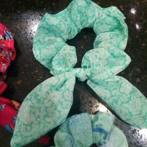 Meet your Posher, Scrunchie